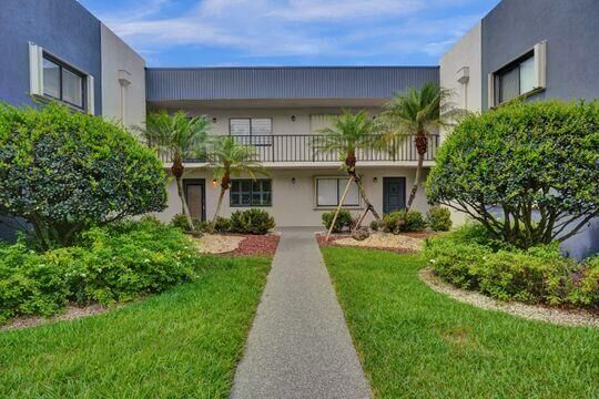 Property Photo:  15036 Ashland Lane B 70  FL 33484 