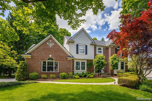 Property Photo: 19531 Windridge Drive MI 48167