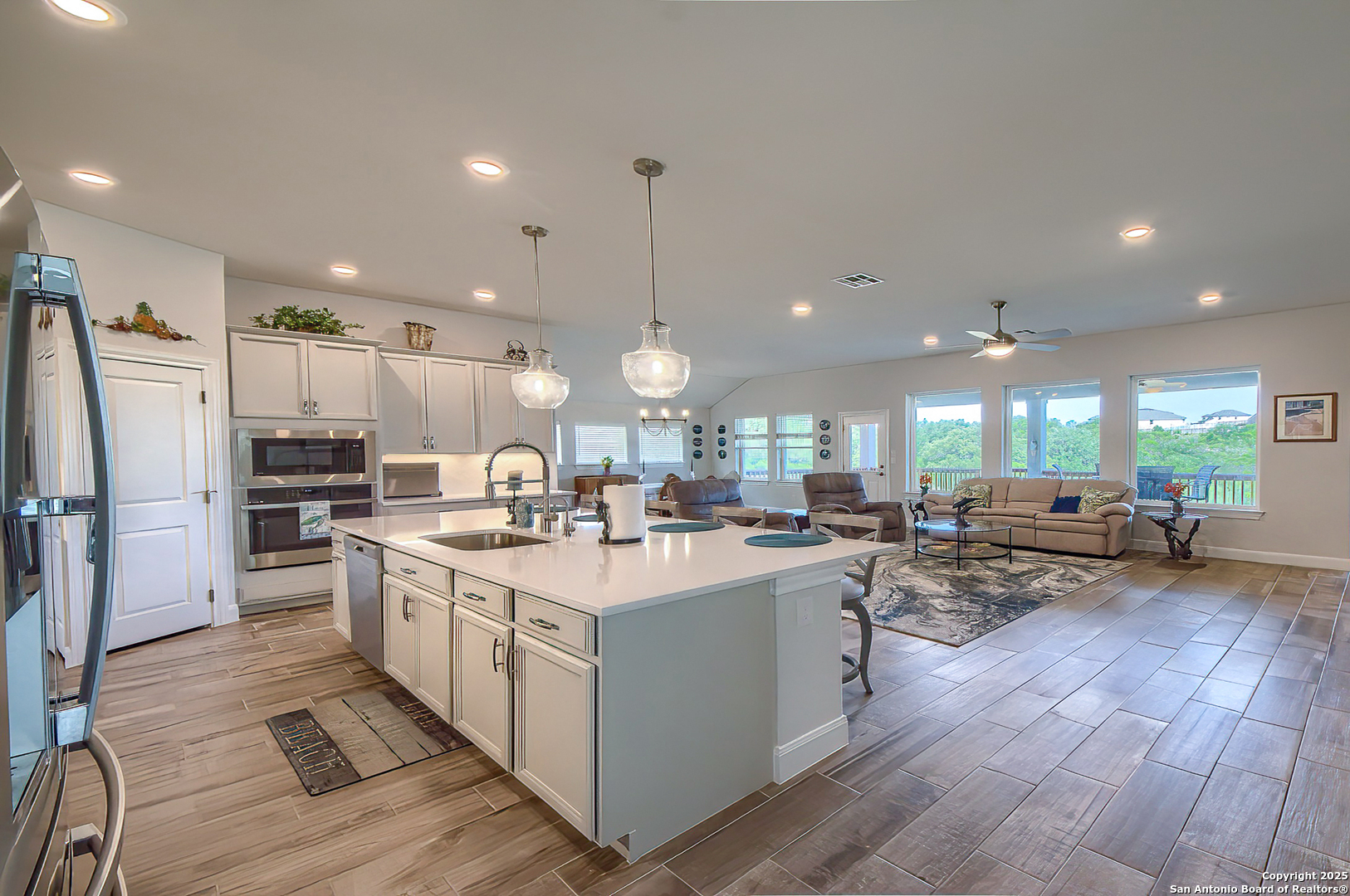 Property Photo: 14815 Highdere TX 78245