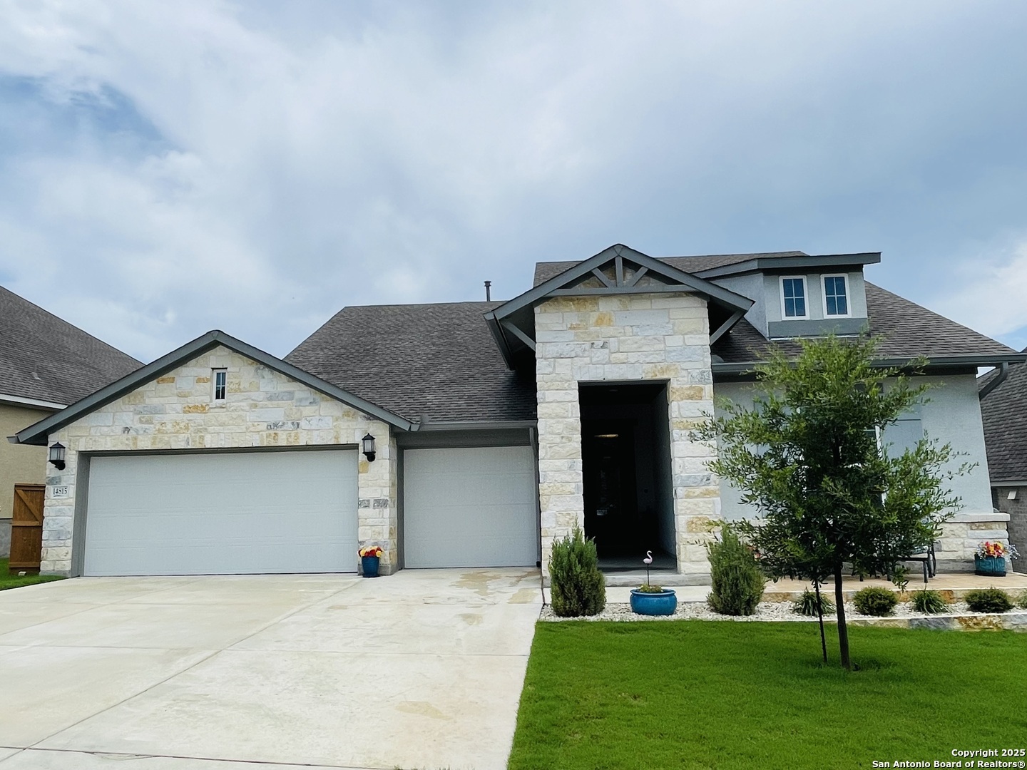 Property Photo: 14815 Highdere TX 78245