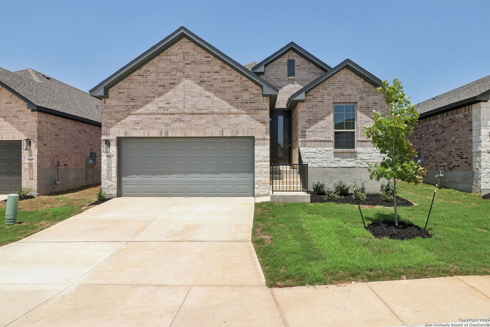 Property Photo:  9913 Paladin Ridge  TX 78254 
