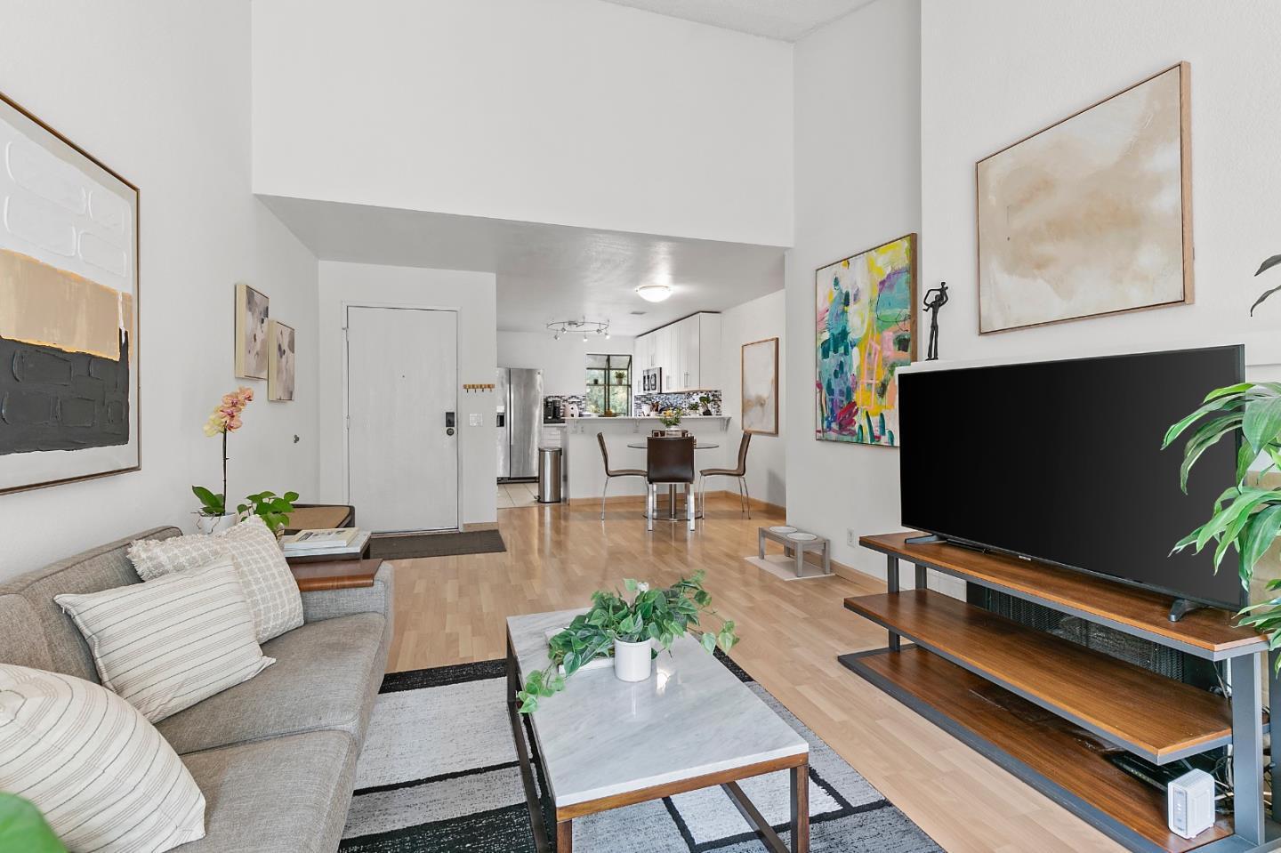 Property Photo: 37000 Meadowbrook Common 202 CA 94536