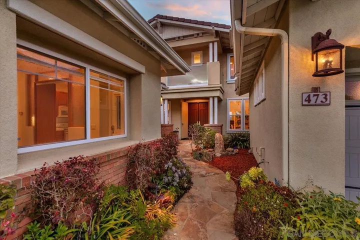 Property Photo: 473 Sandalwood Ct CA 92024