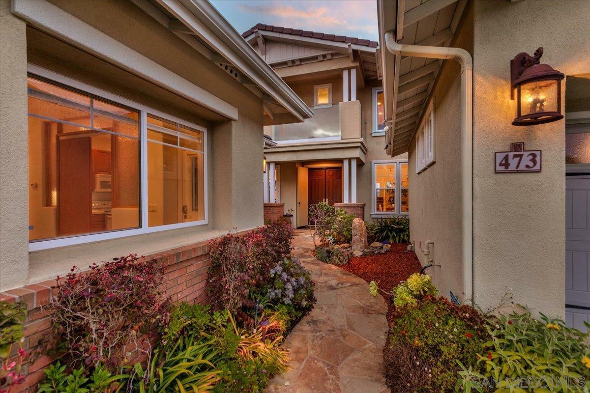 Property Photo: 473 Sandalwood Ct CA 92024