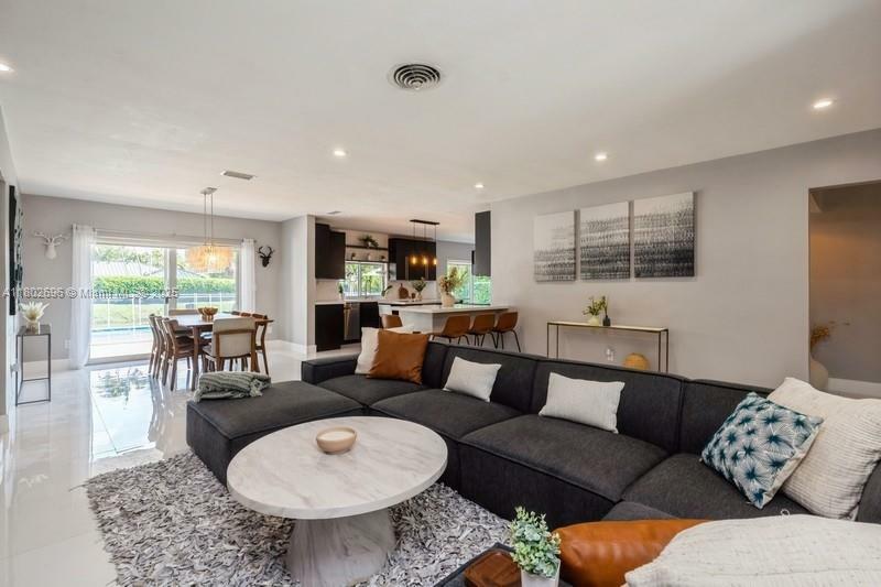 Property Photo: 7625 SW 108th Ter FL 33156