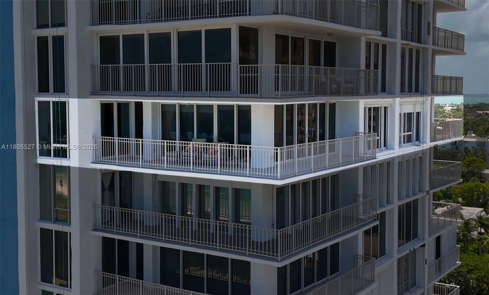Property Photo: 881 Ocean Dr 13H FL 33149