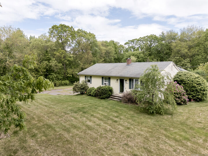 Property Photo:  104 East Street  CT 06248 