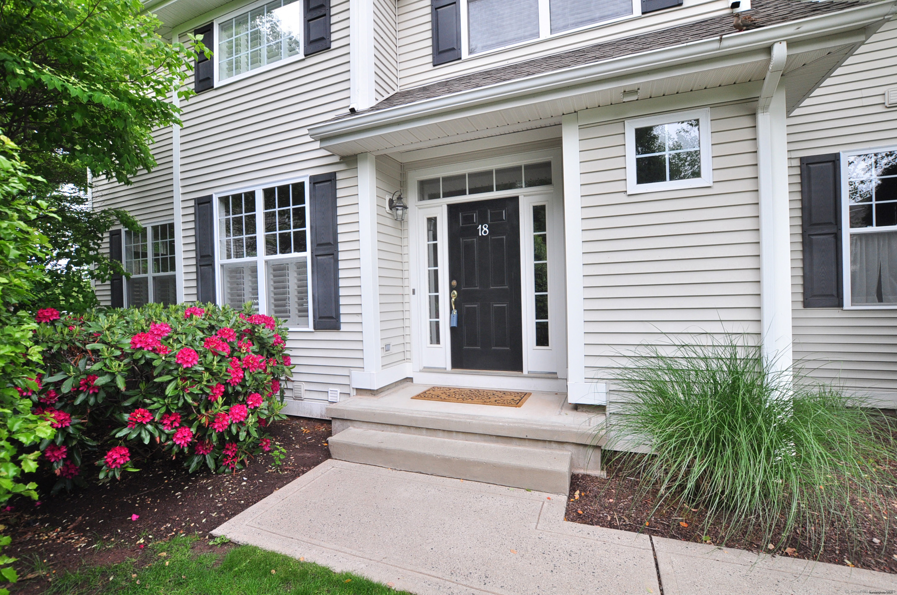 Property Photo: 18 Schoolhouse Drive 18 CT 06110