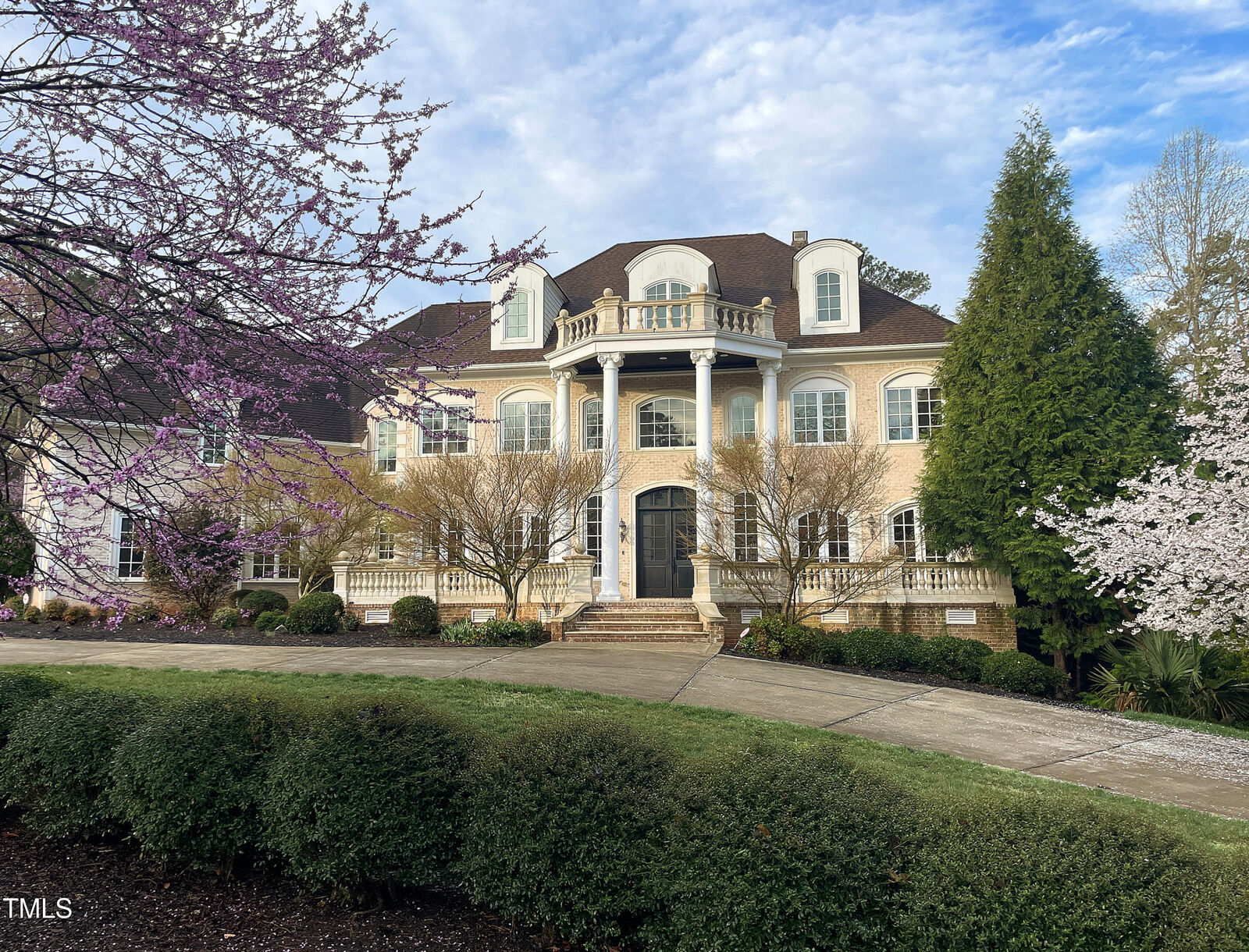 Property Photo:  1000 Clovelly Court  NC 27614 