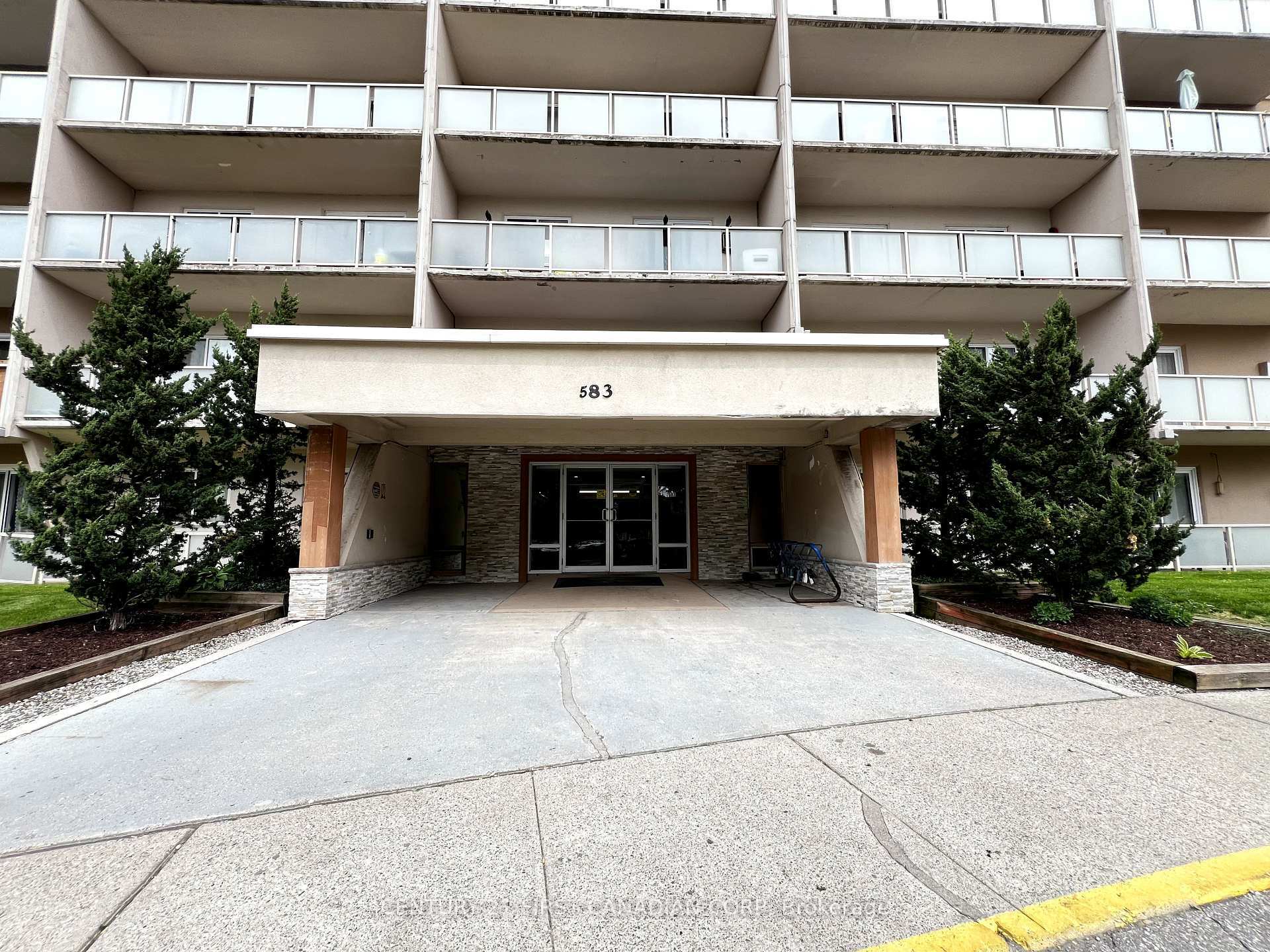 Property Photo: 583 Mornington Avenue 612 ON N5Y 3E9