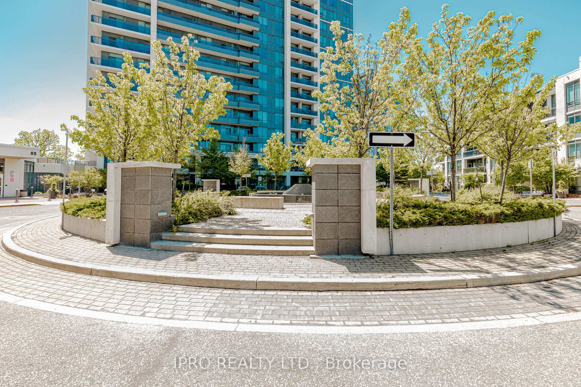 Property Photo: 85 North Park Road 1110 ON L4J 0H9