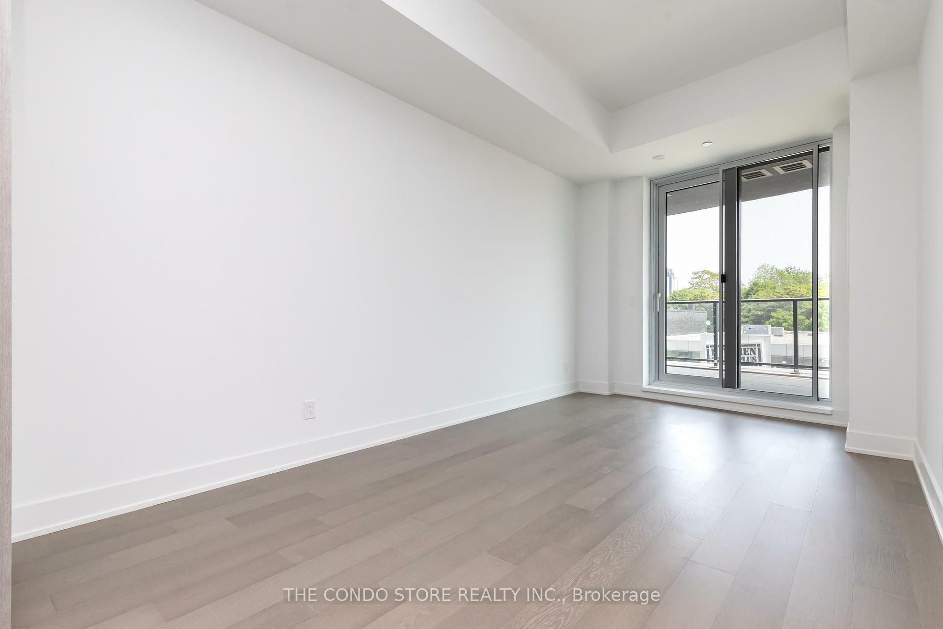 Property Photo: 8 Manor Road W 304 ON M4S 2A5