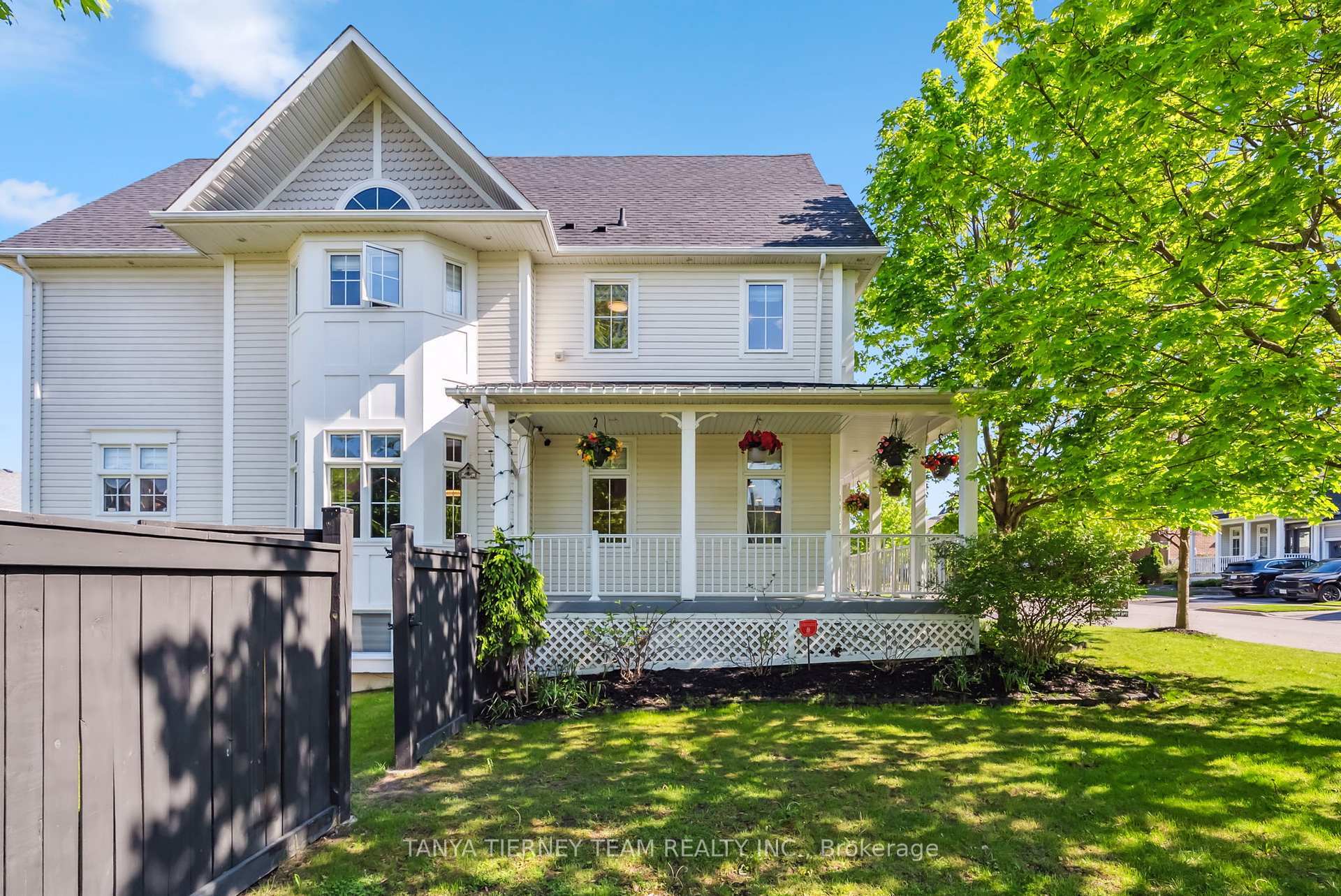 Property Photo: 21 Rainbow Crescent ON L1M 2N6