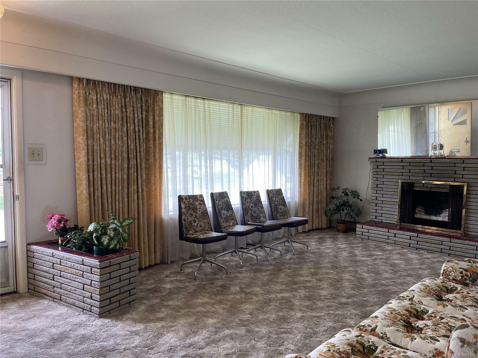 Property Photo: 2763 8th Ave BC V9Y 2L1