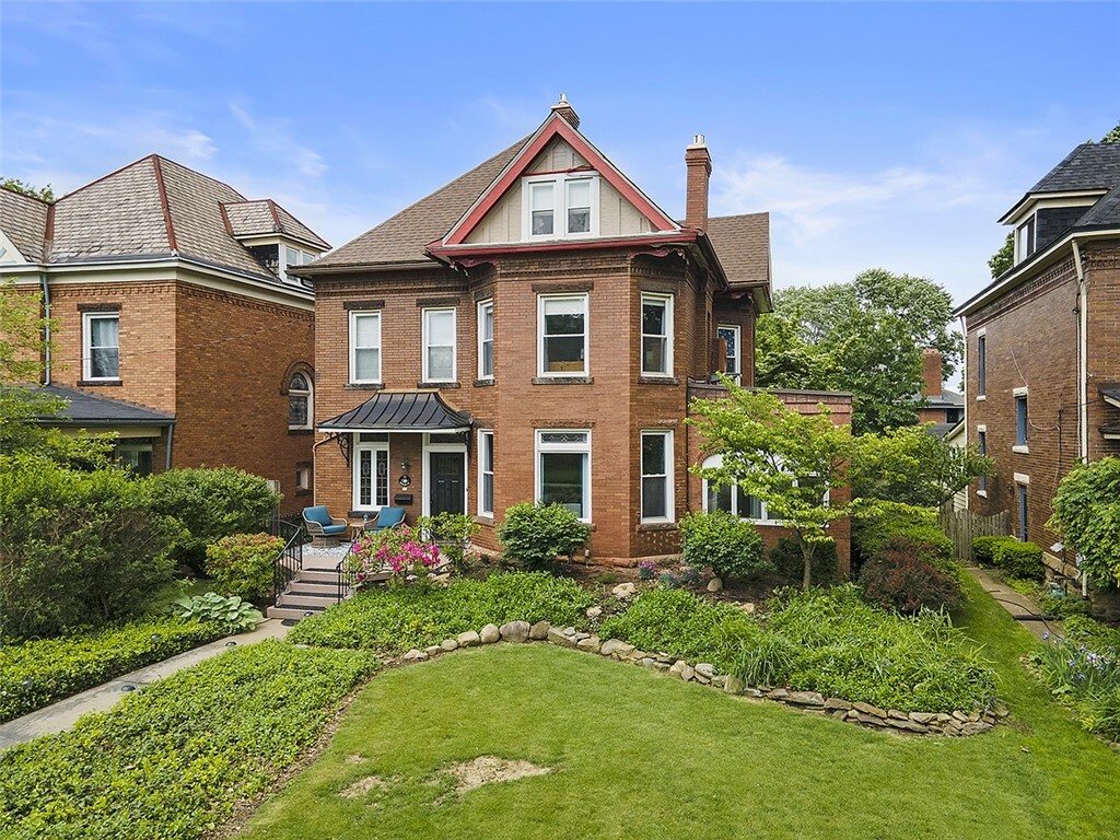 Property Photo:  194 Beaver St  PA 15009 