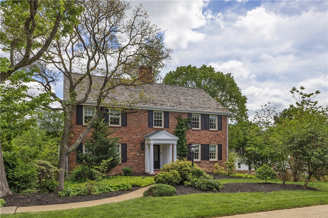Property Photo: 2176 Ben Franklin Dr PA 15237