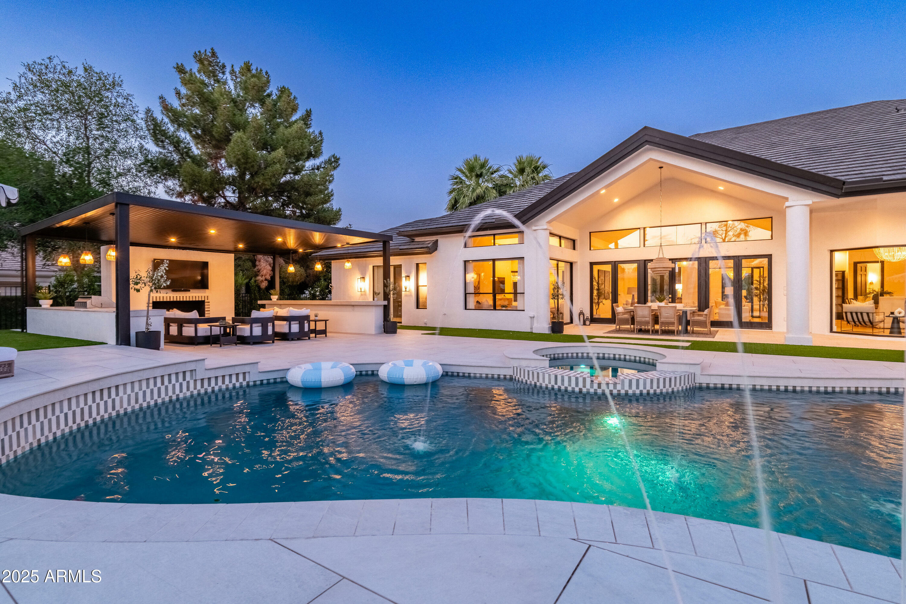 Property Photo:  5 E Oakwood Hills Drive  AZ 85248 