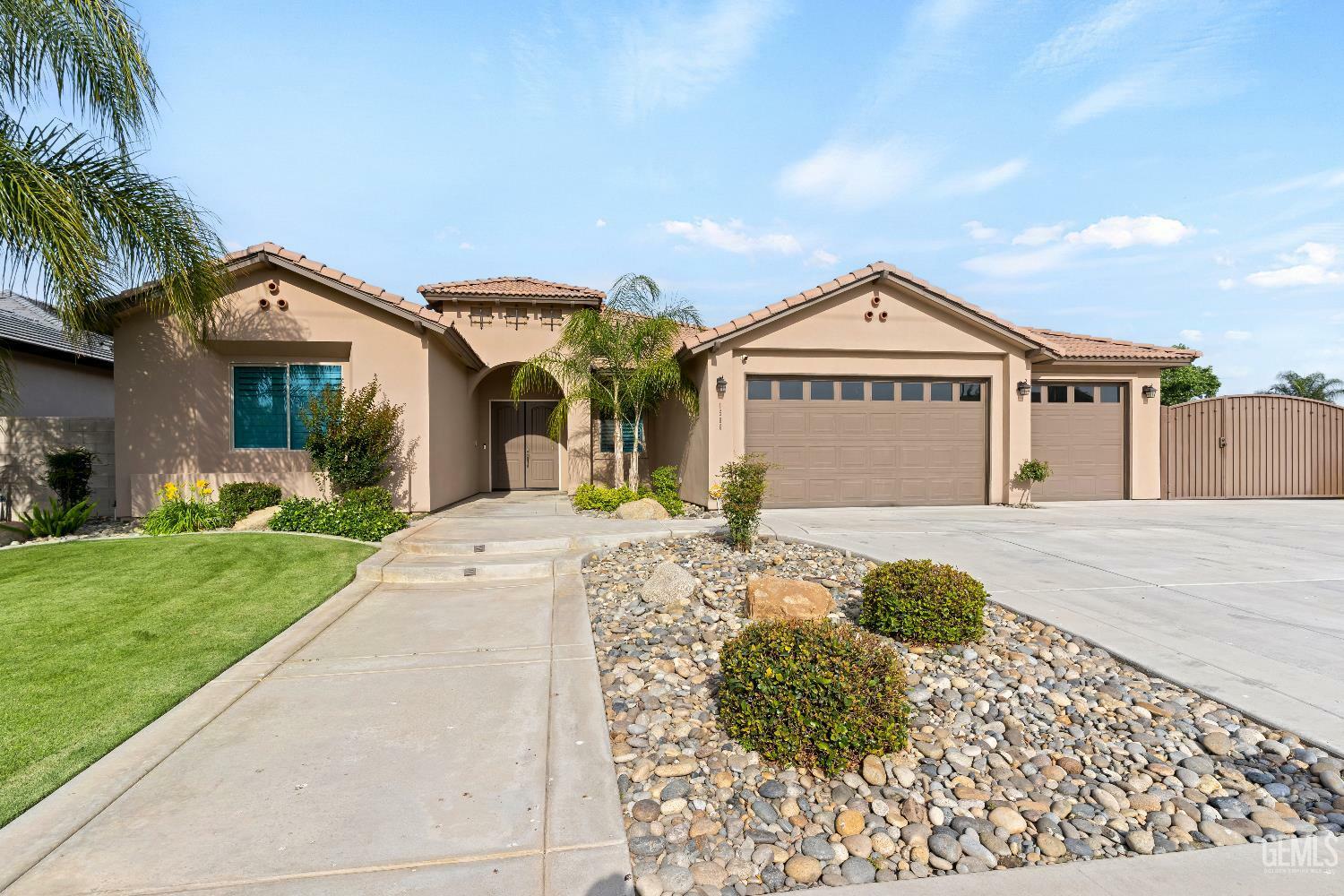 Property Photo: 1500 Jewetta Avenue CA 93312