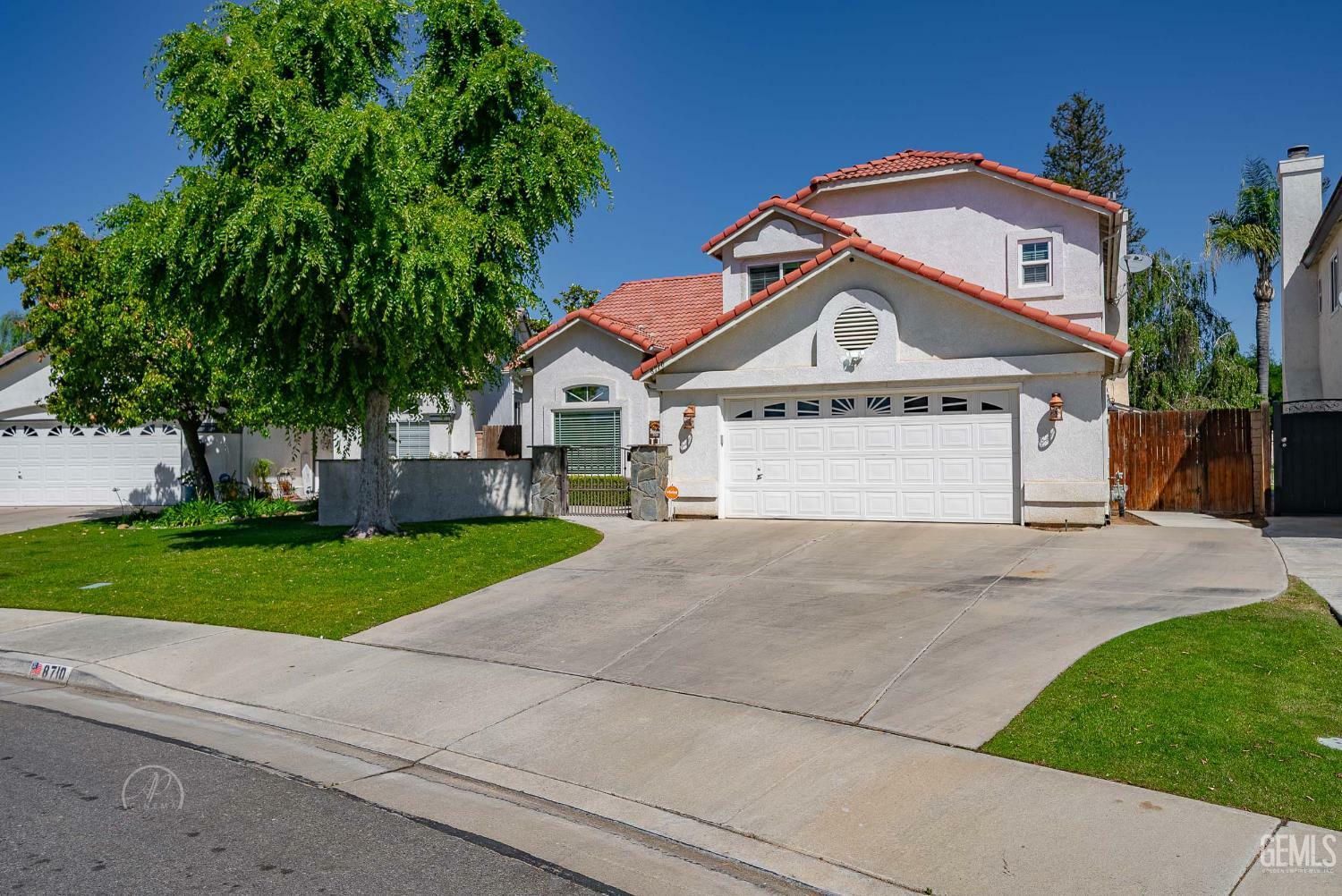 8710 Goldfinch Drive  Bakersfield CA 93312 photo