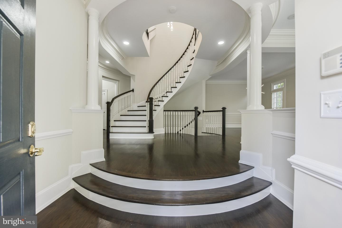 Property Photo: 1496 Evans Farm Drive VA 22101