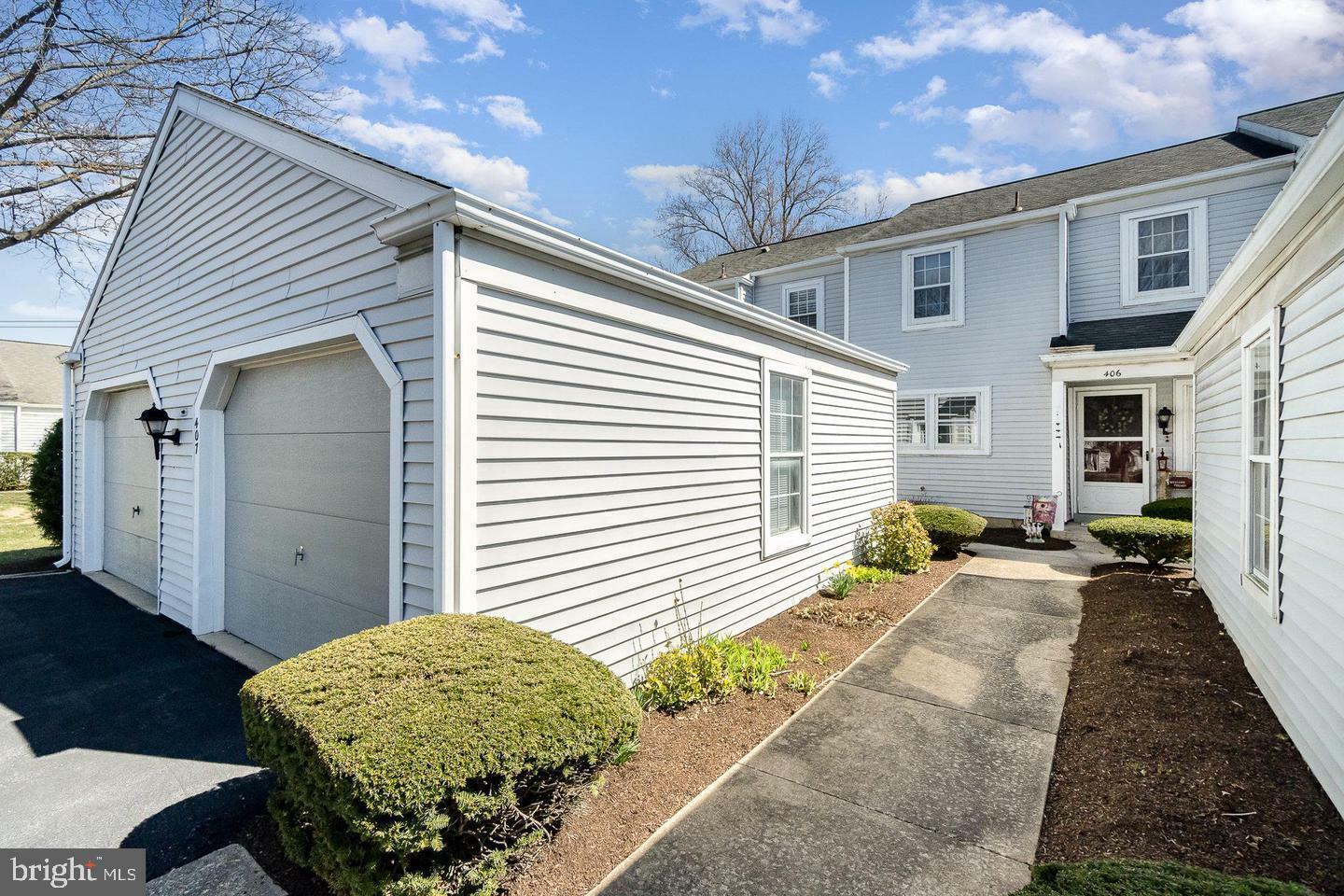 Property Photo: 407 Cambridge Court PA 17078