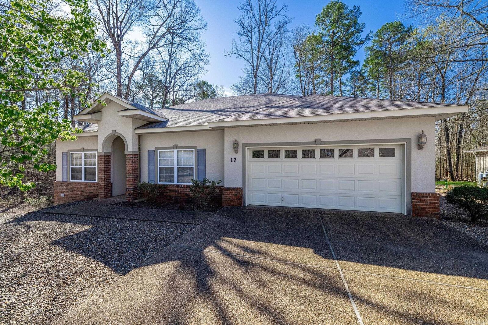 Property Photo: 17 Sacedon Lane AR 71909