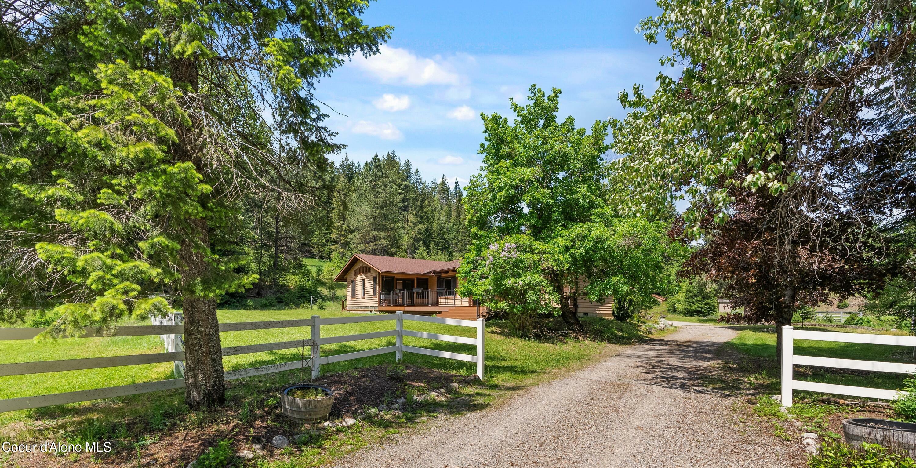Property Photo: 1539 S Blue Creek Rd ID 83814