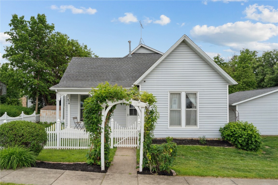 Property Photo: 107 Penn Street W IA 52361