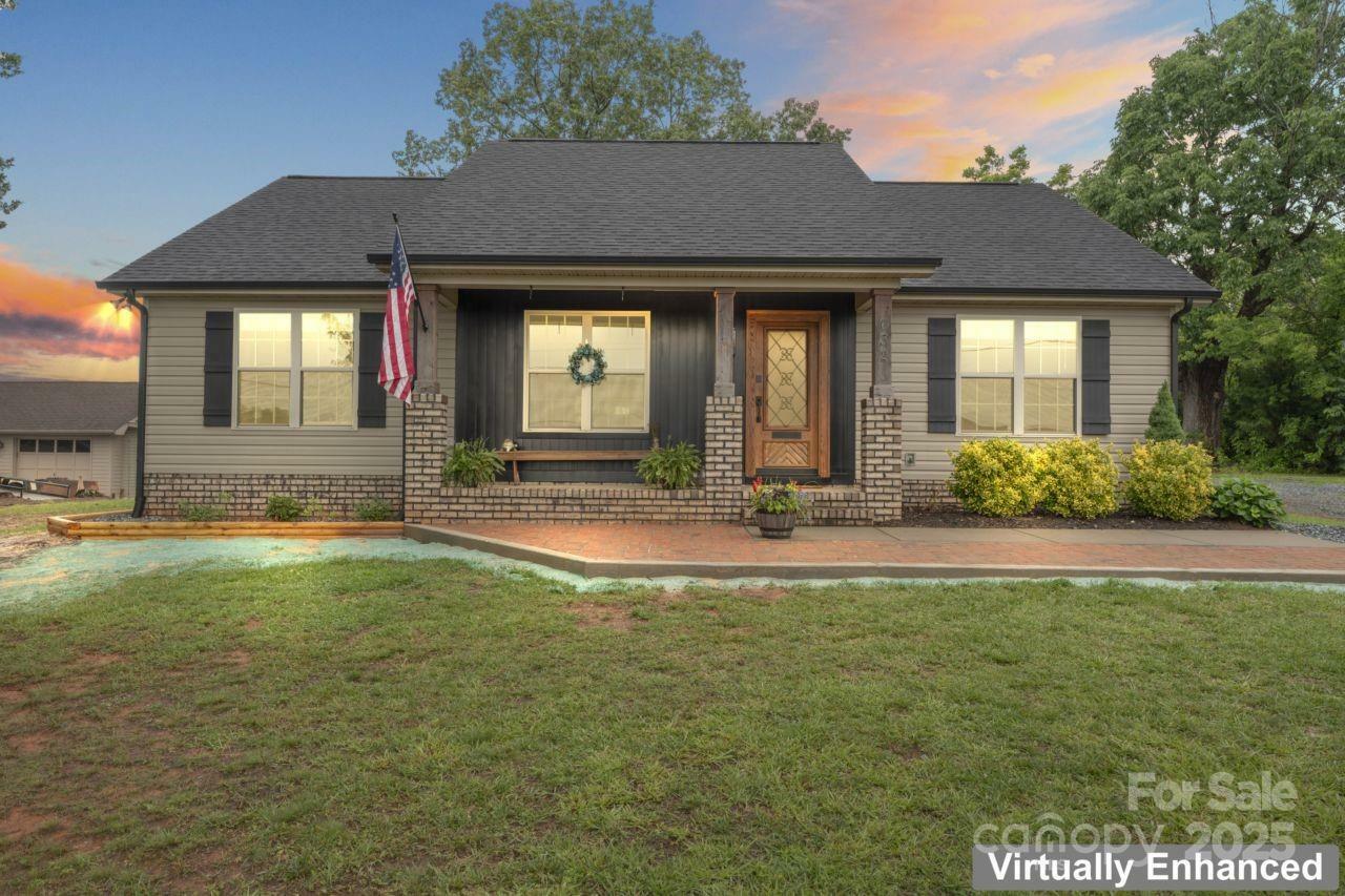 Property Photo:  632 Skyland Drive N  NC 28124 