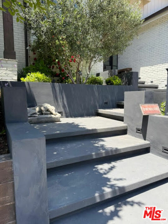 Property Photo: 2835 Westbrook Ave CA 90046