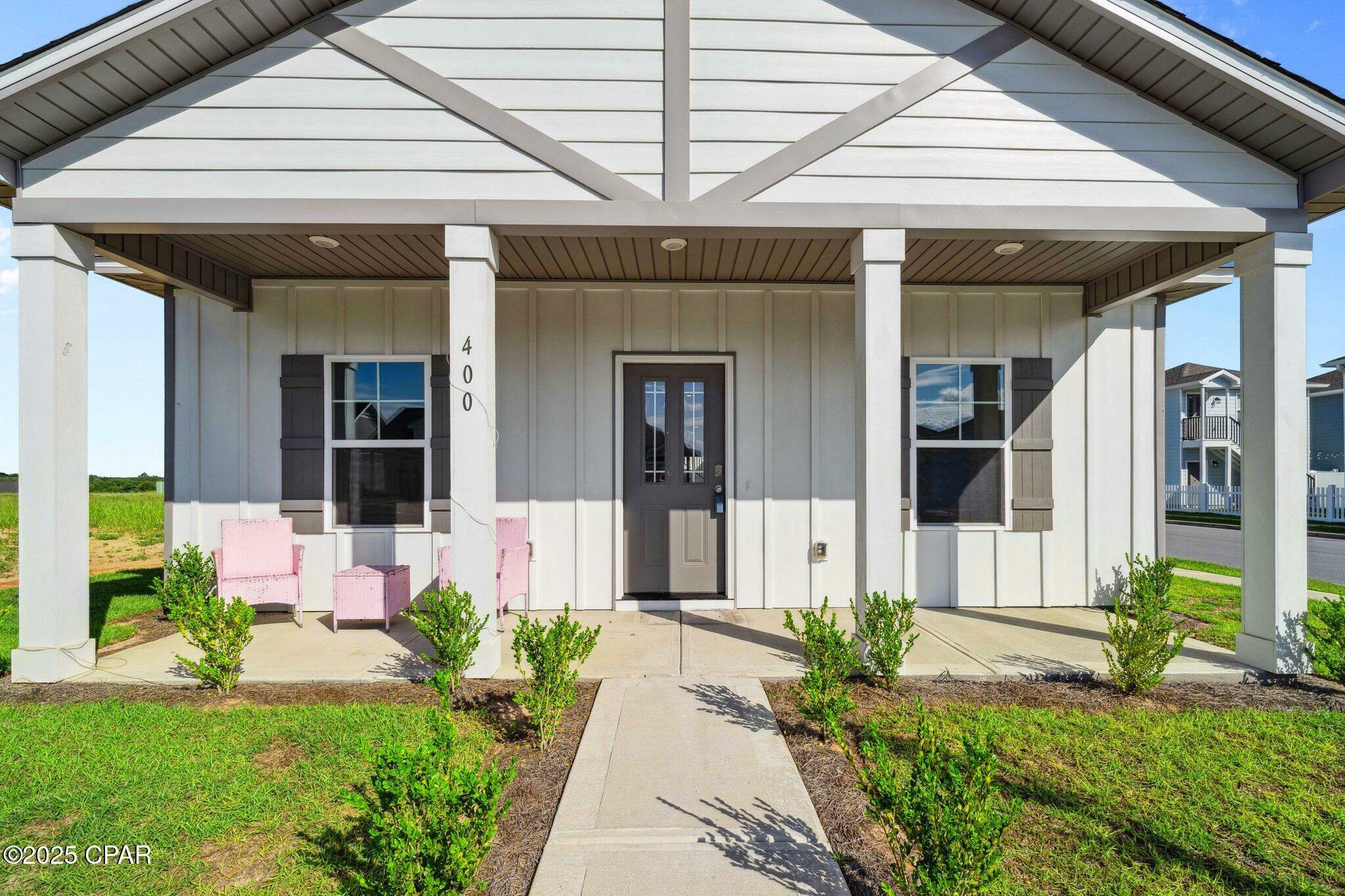 Property Photo: 400 Arrowwood Boulevard FL 32439