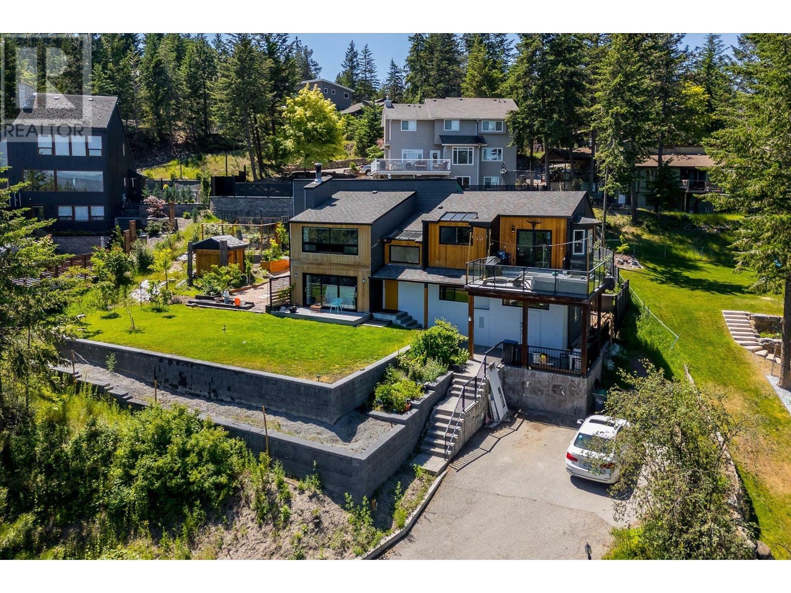 1632 Griffiths Place  West Kelowna BC V1Z 2T7 photo