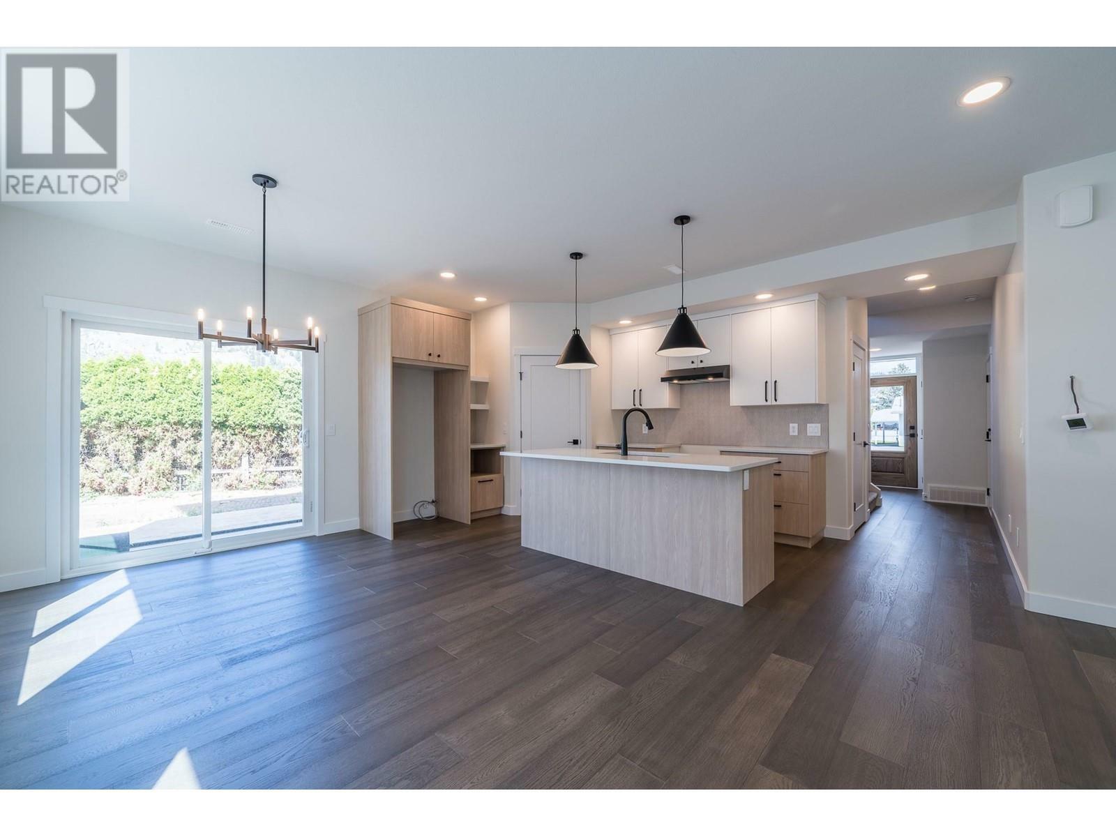 Property Photo: 723 Lyne Road BC V2B 6Z7