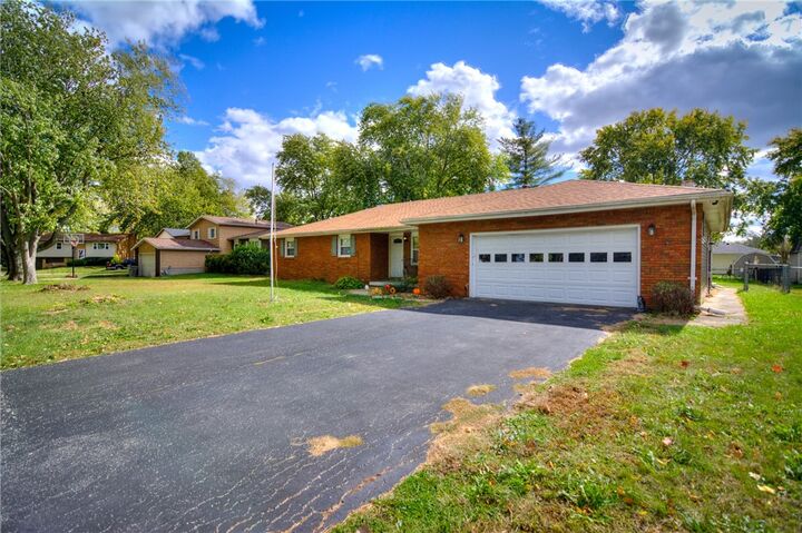 Property Photo:  335 Loma Drive  IL 62535