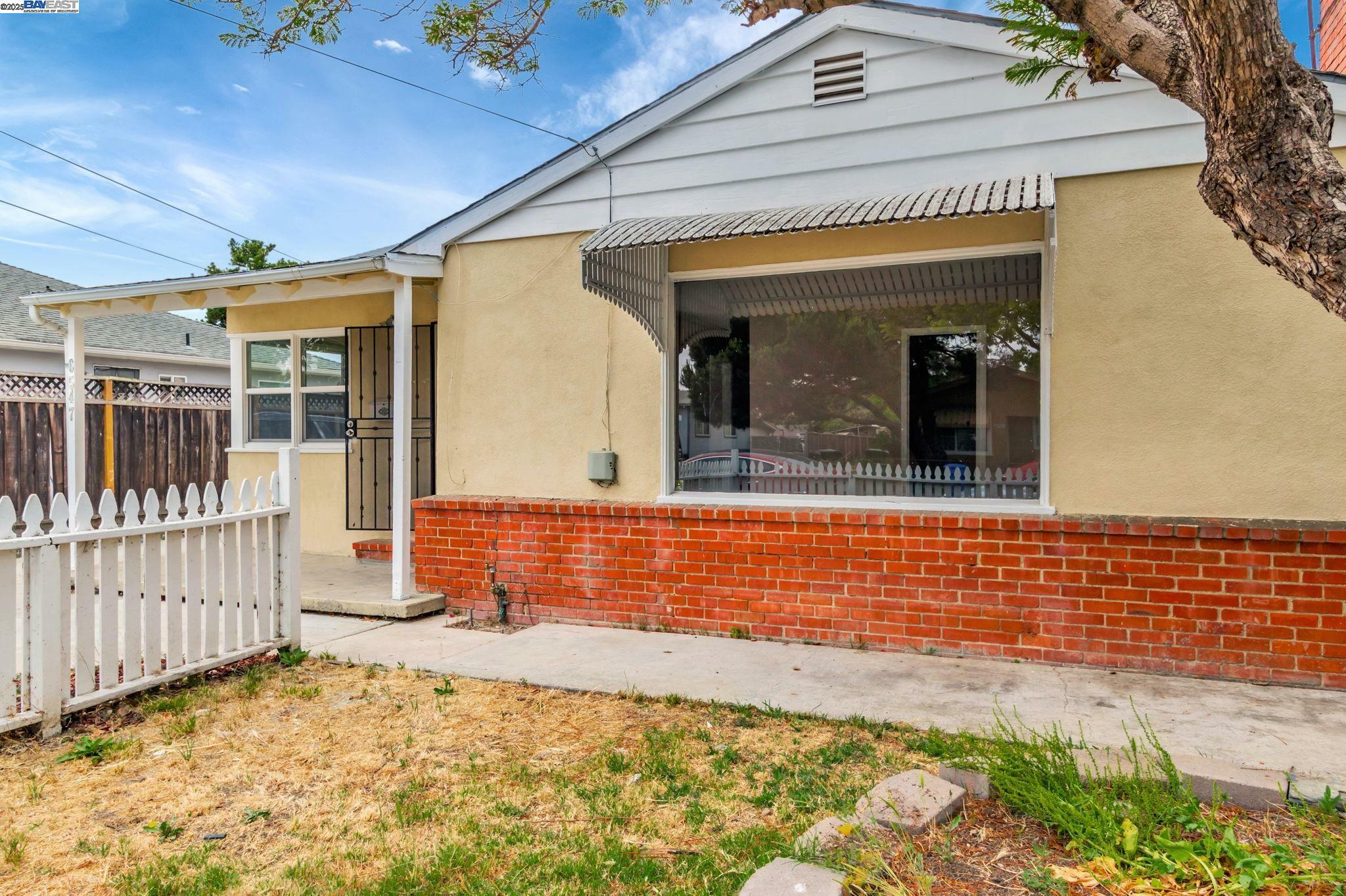 Property Photo: 6547 Dairy Ave CA 94560