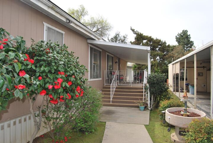 Property Photo:  2706 W Ashlan Avenue 205  CA 93705 