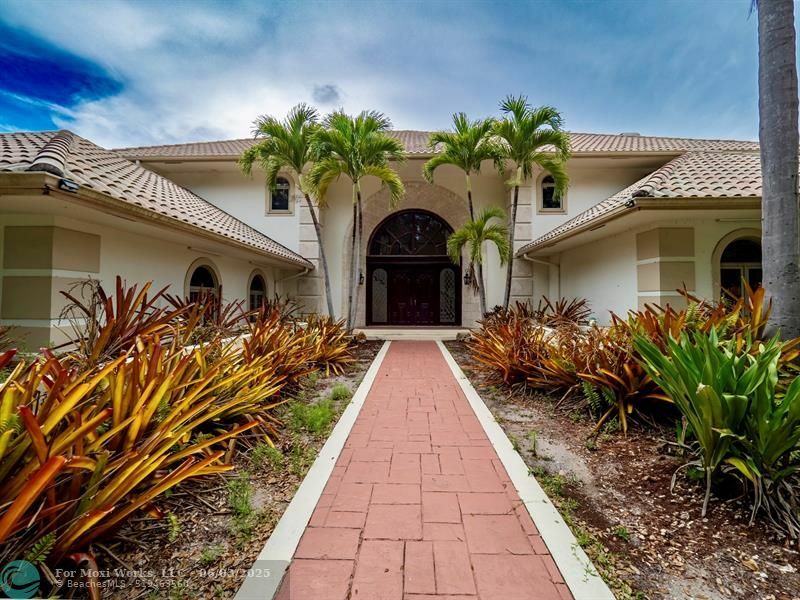 Property Photo: 10519 Pine Tree Terrace FL 33436