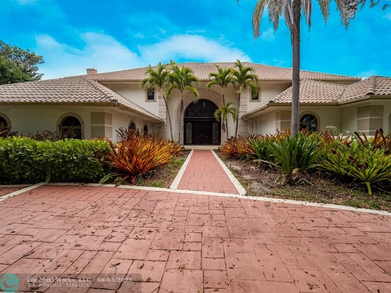 Property Photo: 10519 Pine Tree Terrace FL 33436