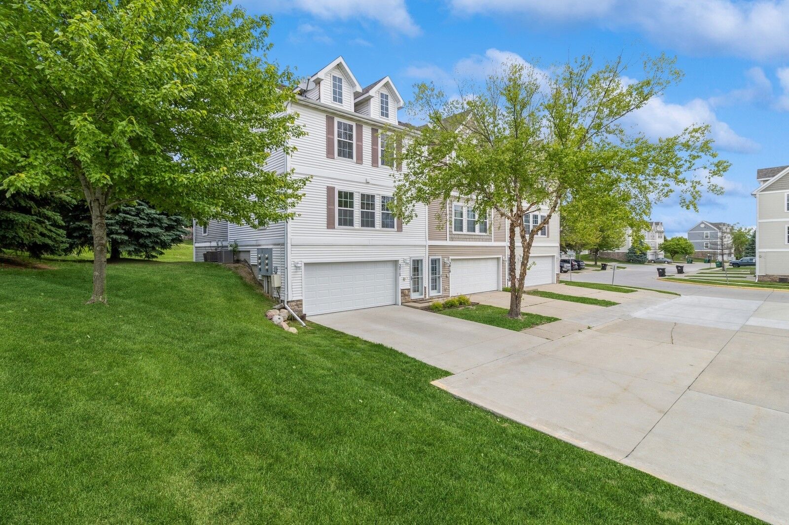 Property Photo:  3012 SW Sharmin Lane  IA 50023 