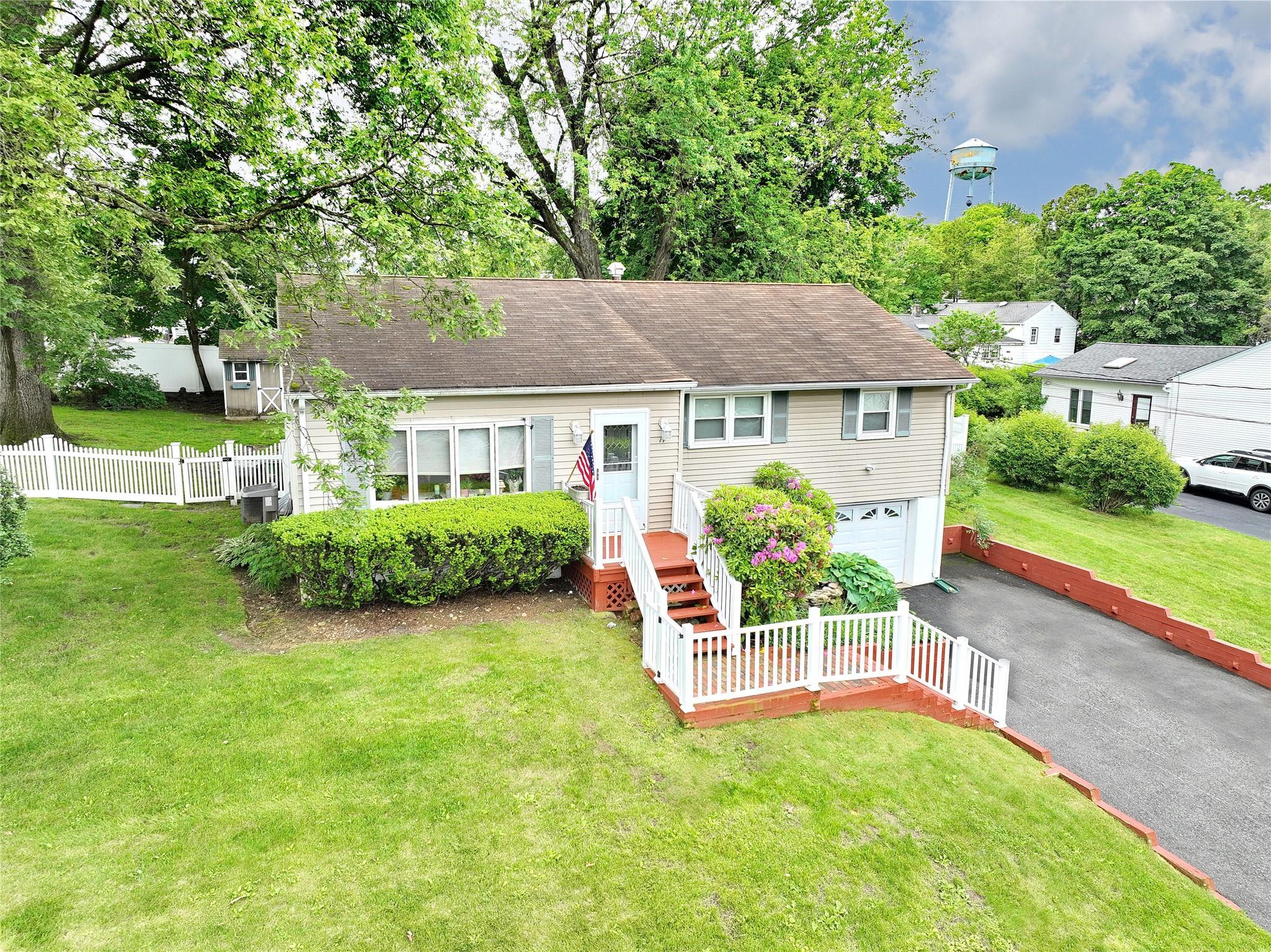 Property Photo:  17 Easton Street  NY 10980 