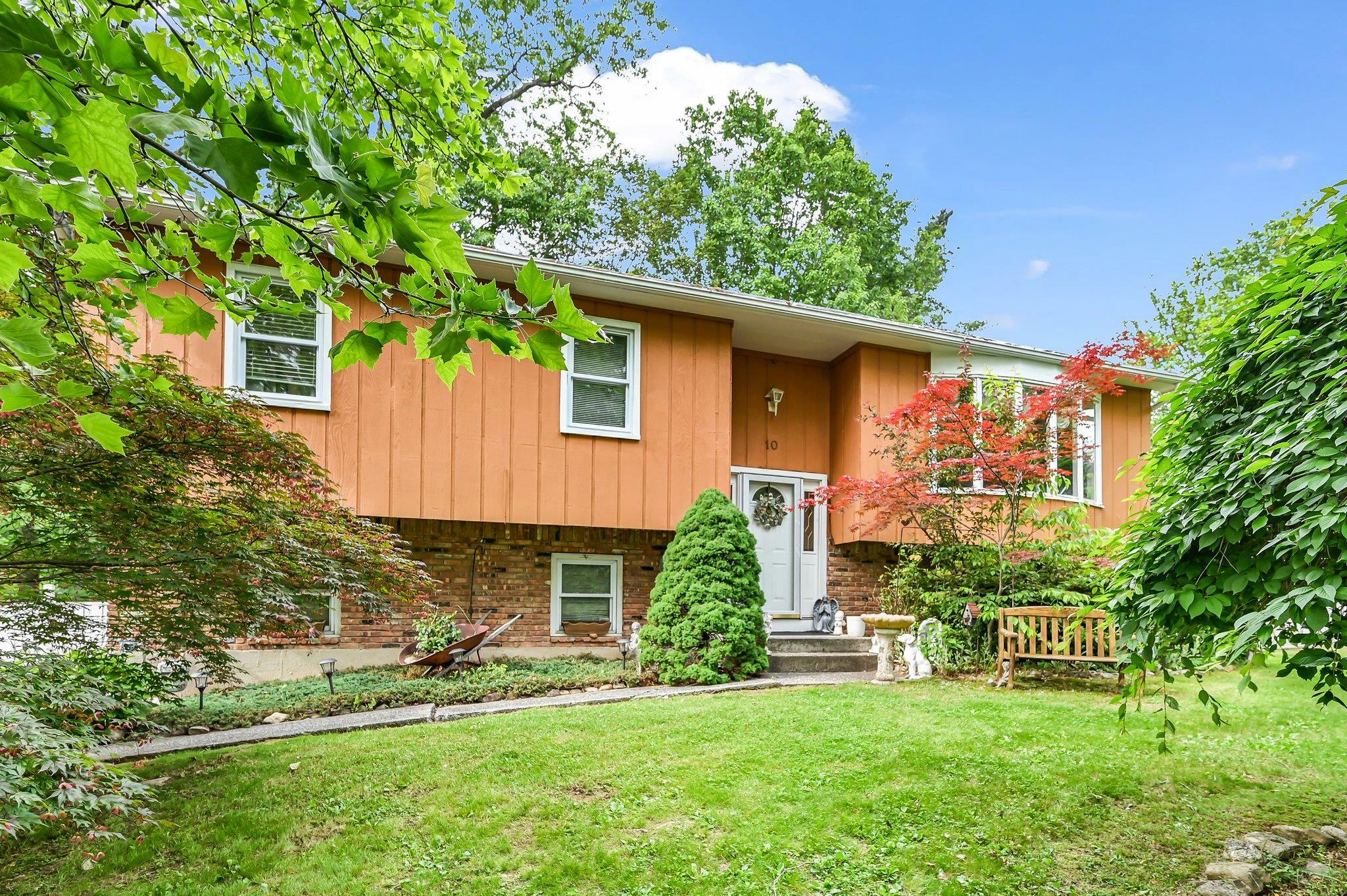 10 Catawba Drive  West Nyack NY 10994 photo