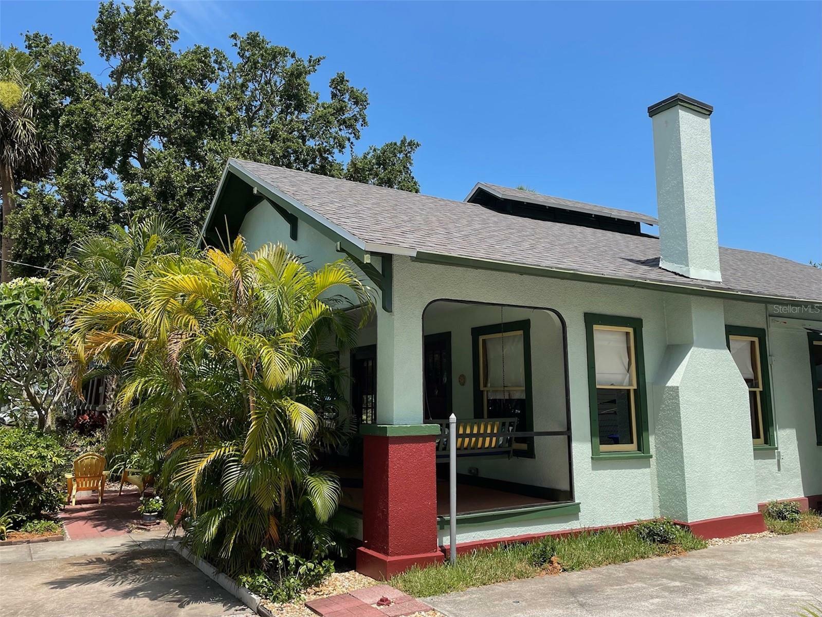 Property Photo: 214 Scotland St FL 34698