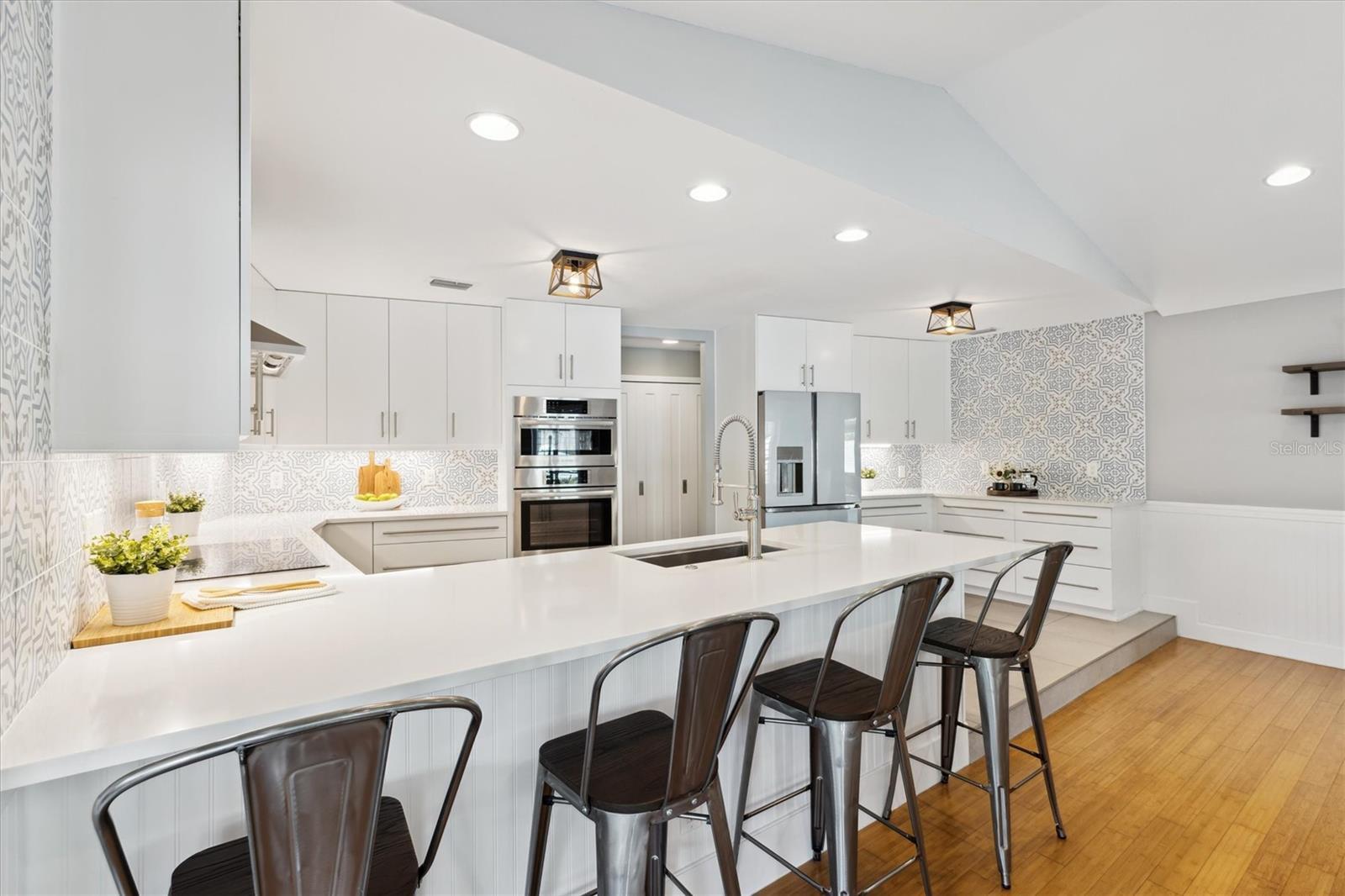 Property Photo: 1327 Bridgeport Drive FL 32789