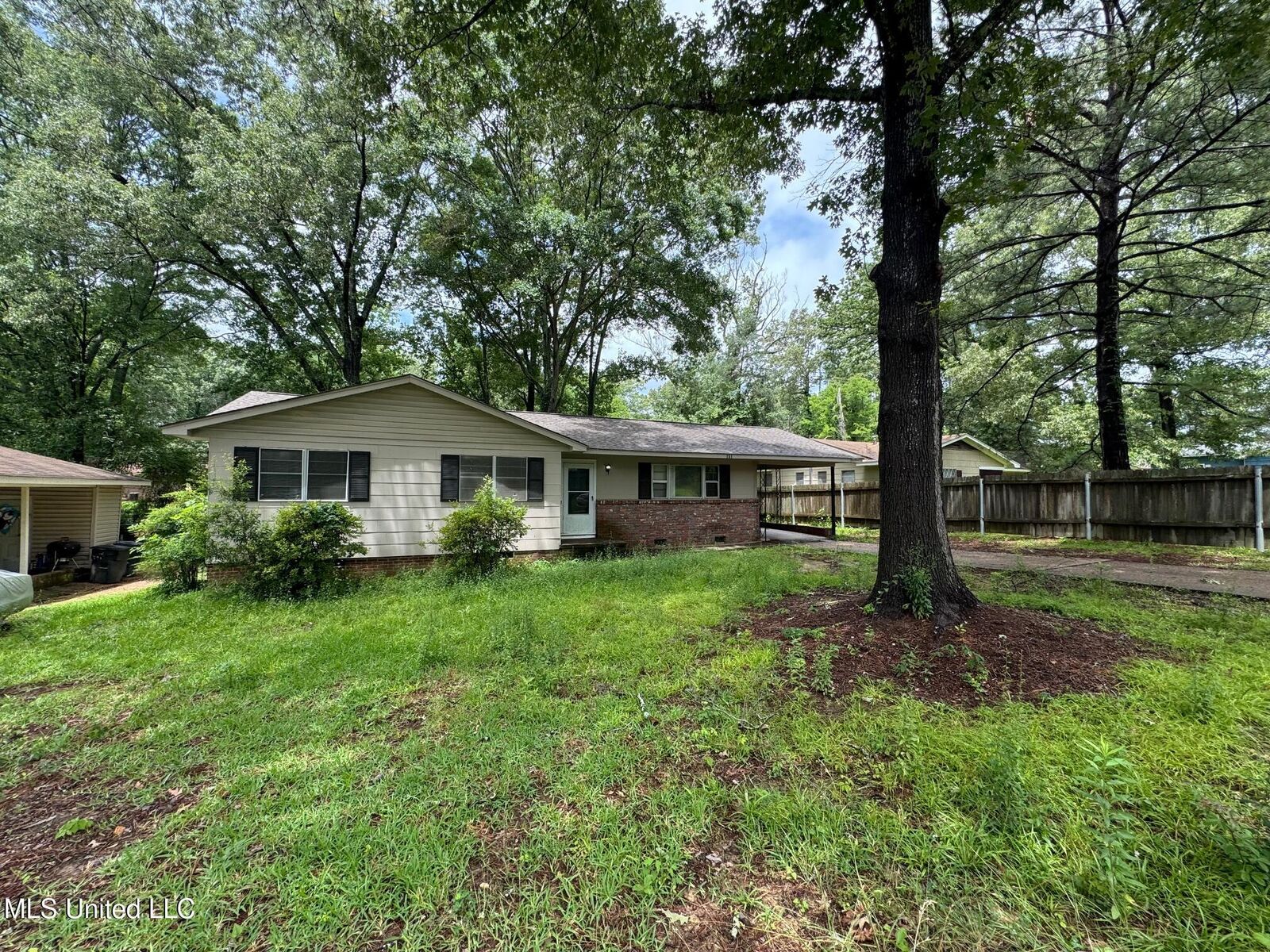 Property Photo:  151 Queen Joanna Lane  MS 39209 