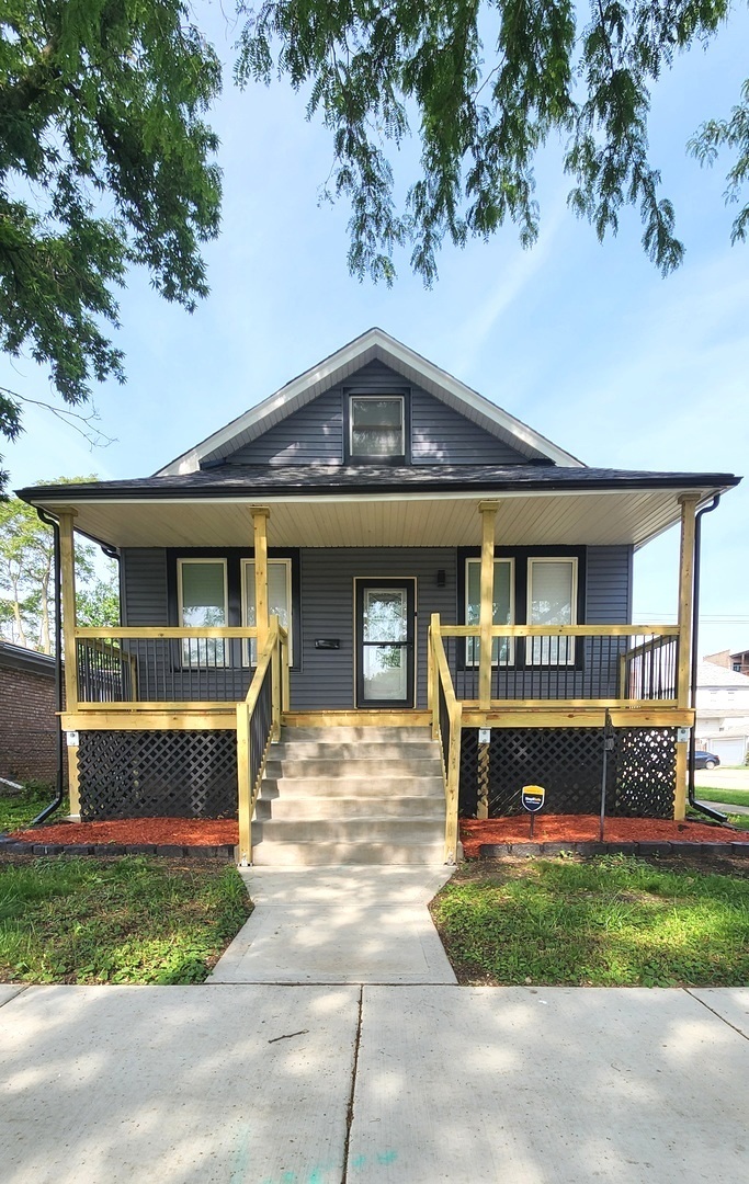 Property Photo:  1100 S 3rd Avenue  IL 60153 