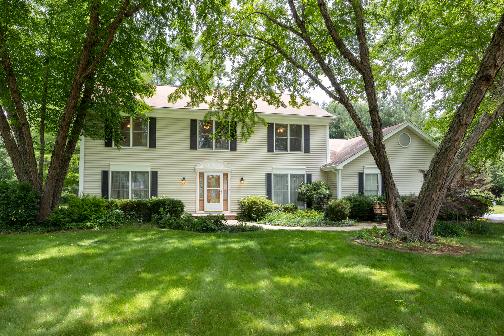 Property Photo:  1291 Acorn Court  IL 60118 