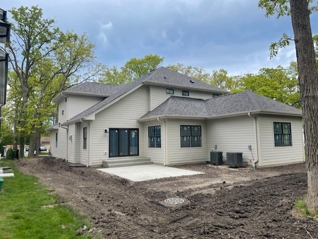 Property Photo: 1672 Huntington Lane IL 60035