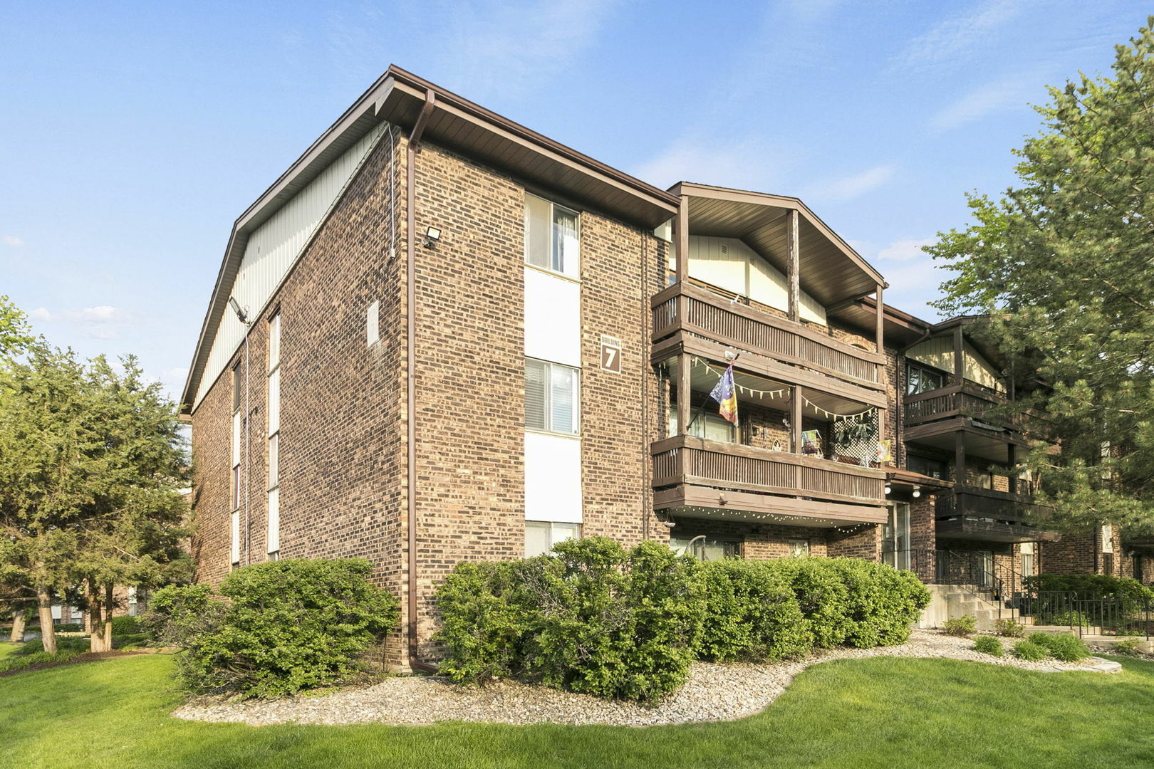 14001 James Drive 704  Crestwood IL 60418 photo