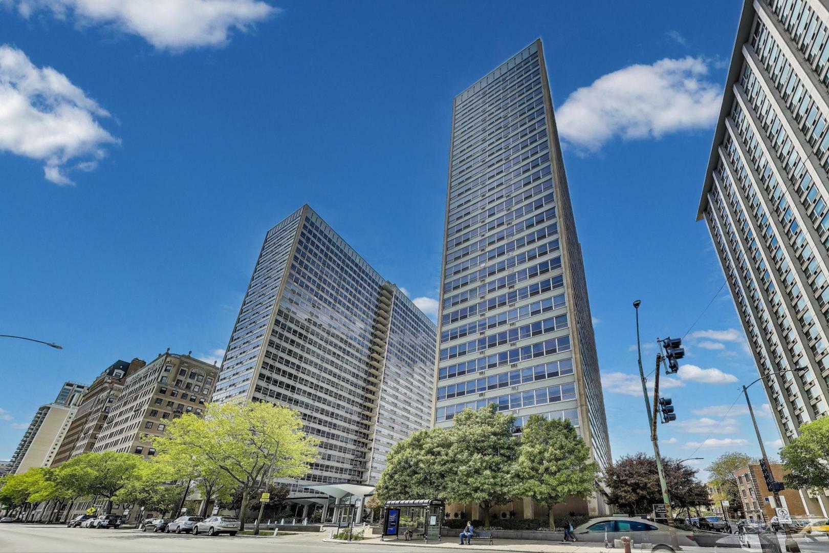 Property Photo:  3550 N Lake Shore Drive 2113  IL 60657 