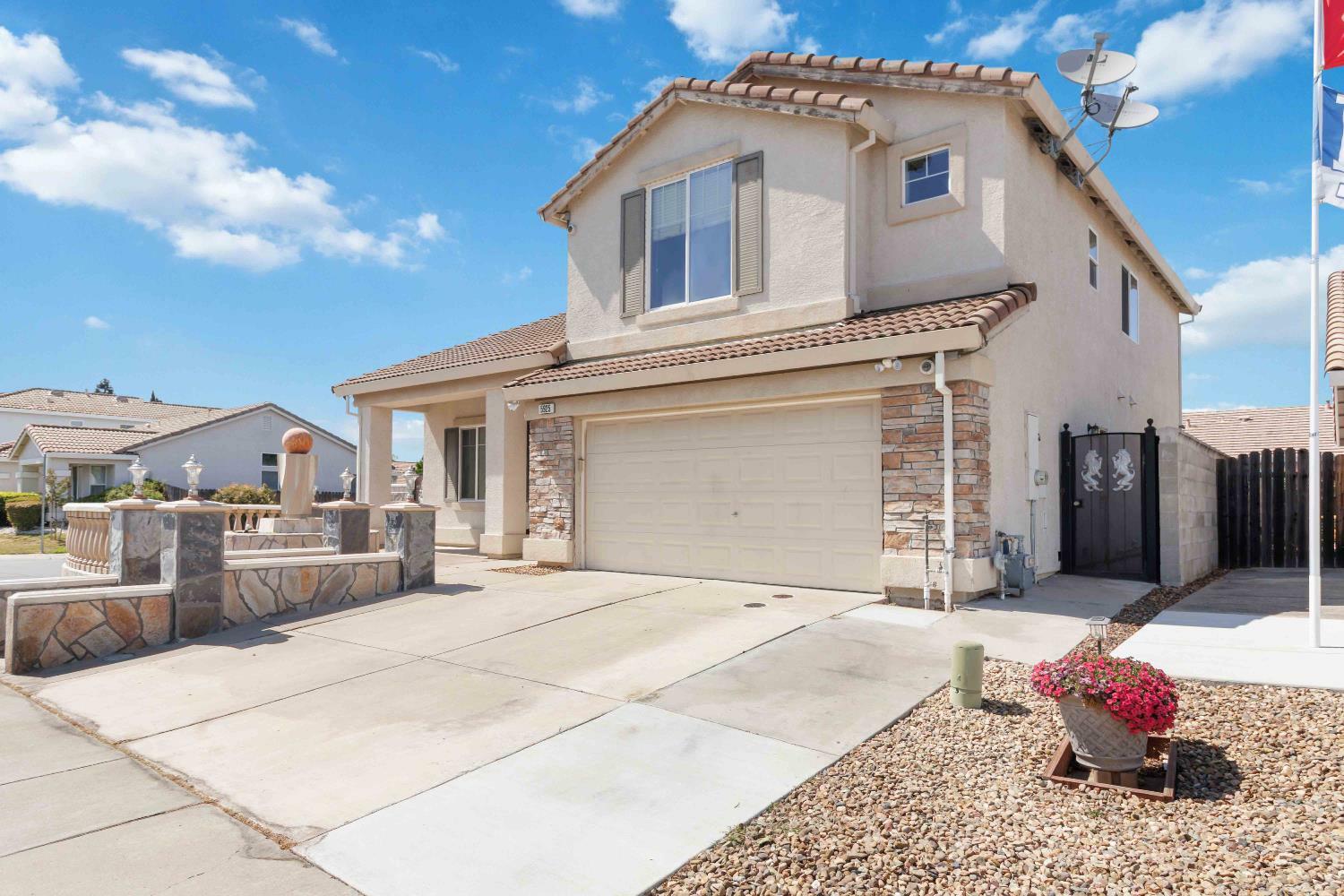 Property Photo: 5925 Livorno Way CA 95757